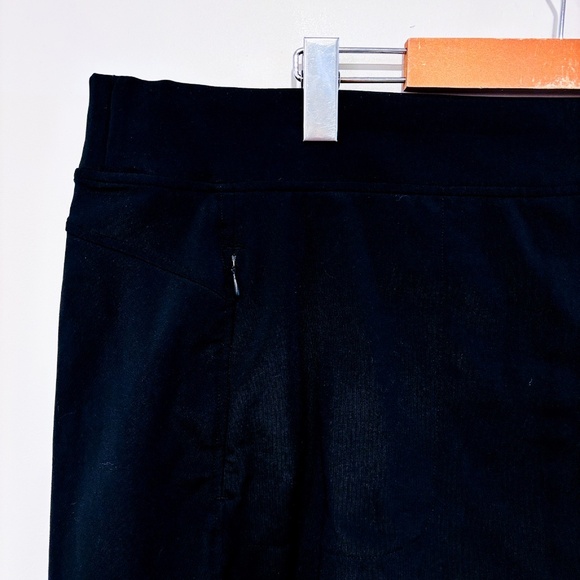 REITMANS Black Skort - Picture 2 of 7